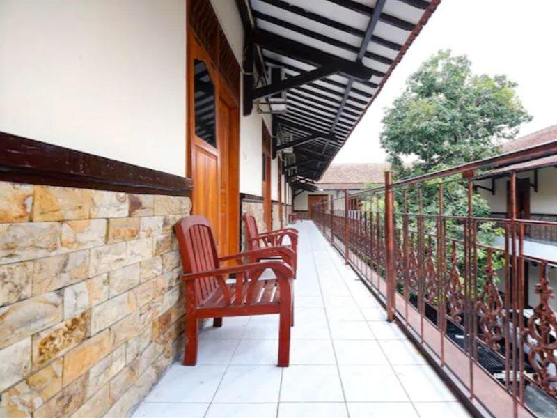 Surakarta  Spot On 2011 Hotel Mekar Sari מראה חיצוני תמונה