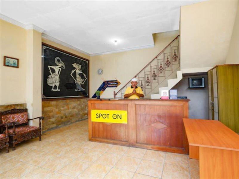 Surakarta  Spot On 2011 Hotel Mekar Sari מראה חיצוני תמונה