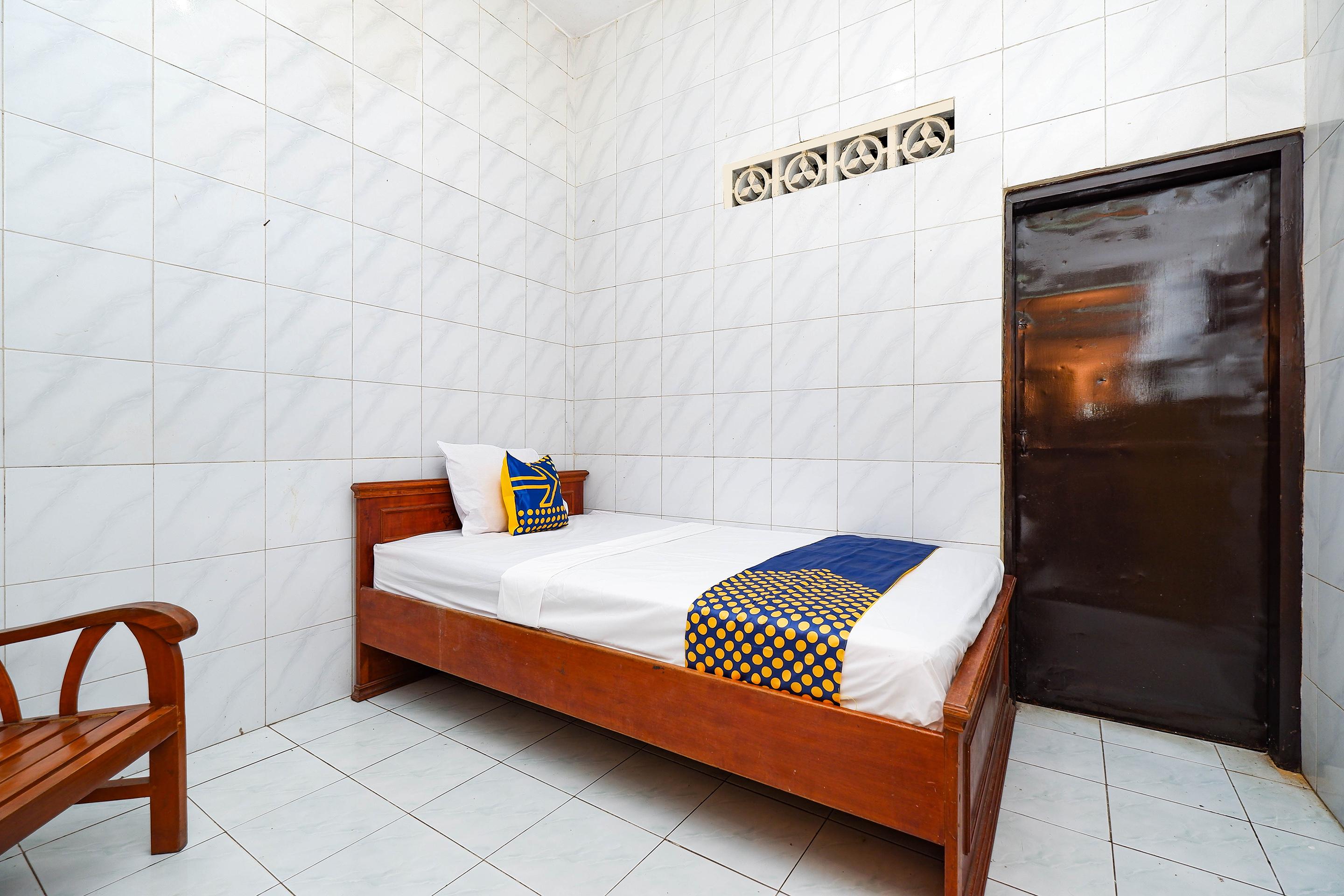 Surakarta  Spot On 2011 Hotel Mekar Sari מראה חיצוני תמונה