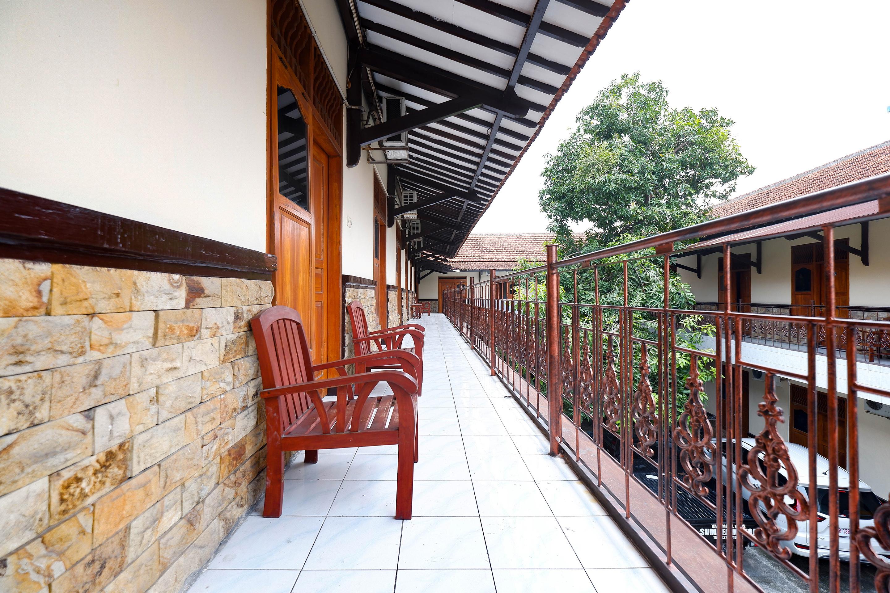 Surakarta  Spot On 2011 Hotel Mekar Sari מראה חיצוני תמונה