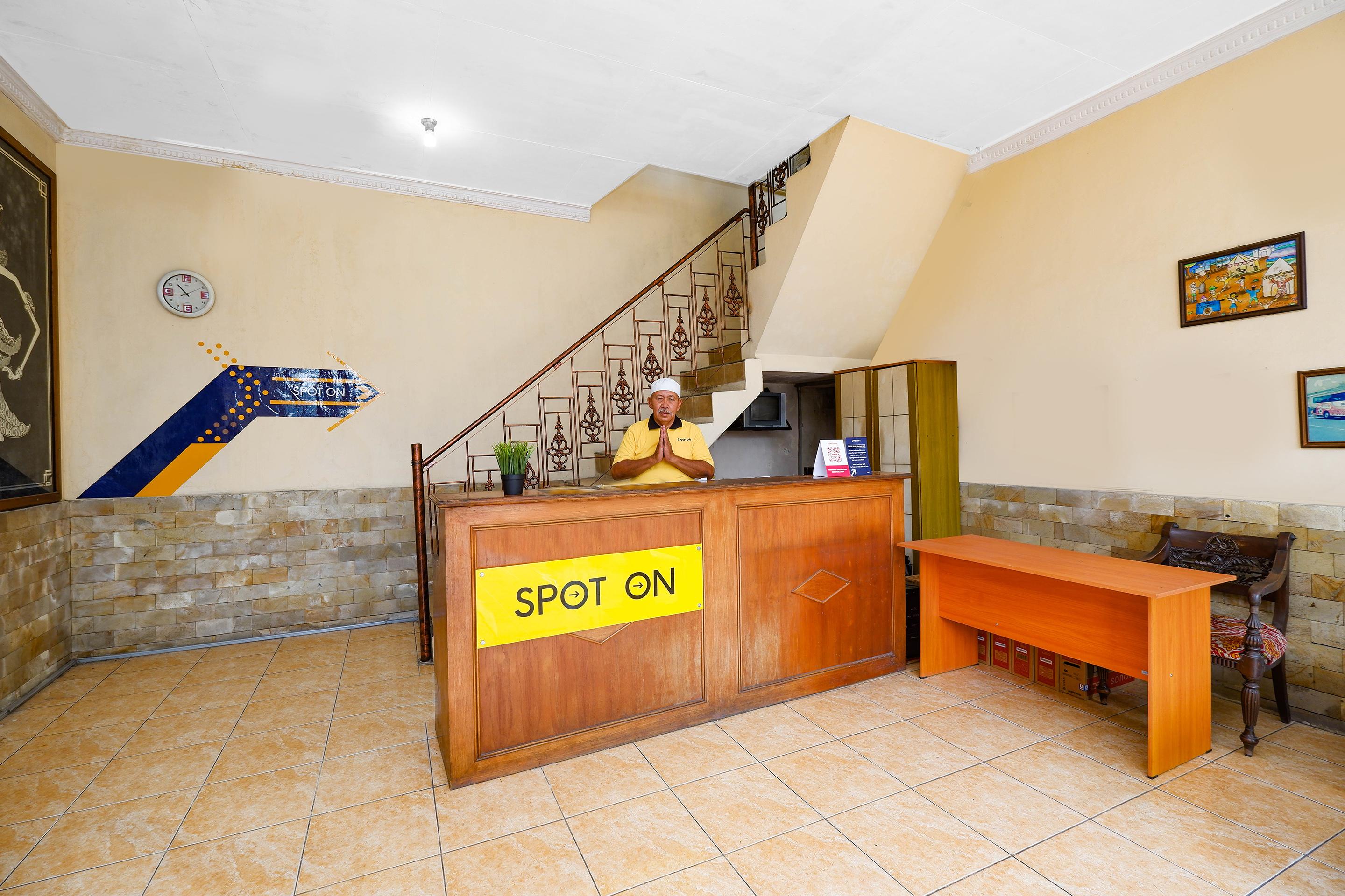 Surakarta  Spot On 2011 Hotel Mekar Sari מראה חיצוני תמונה
