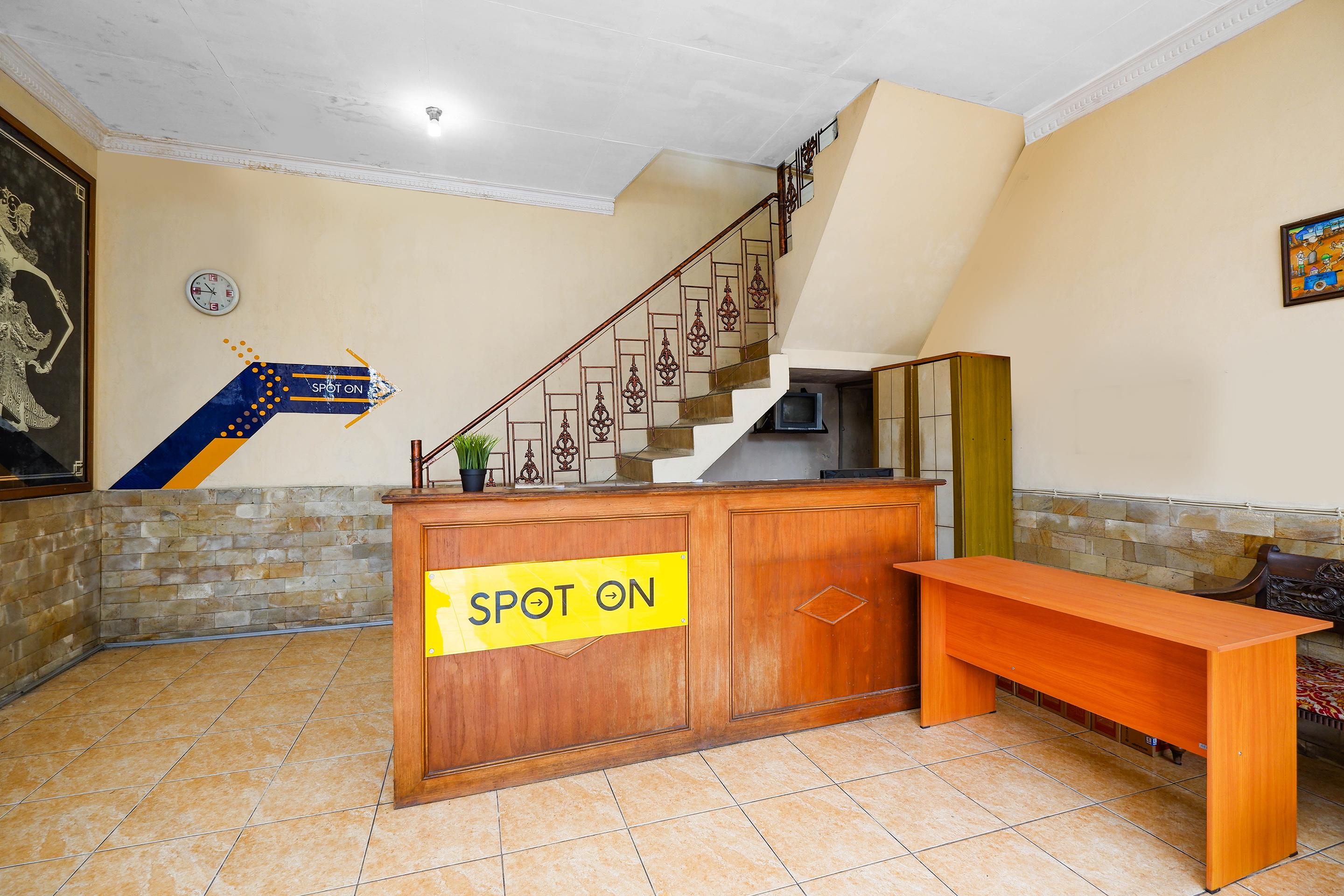 Surakarta  Spot On 2011 Hotel Mekar Sari מראה חיצוני תמונה